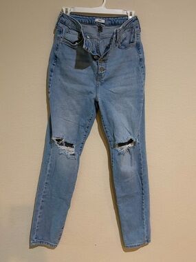 Forever 21 Premium Women’s Distressed Mom Jeans Light Wash Size 29 High Rise